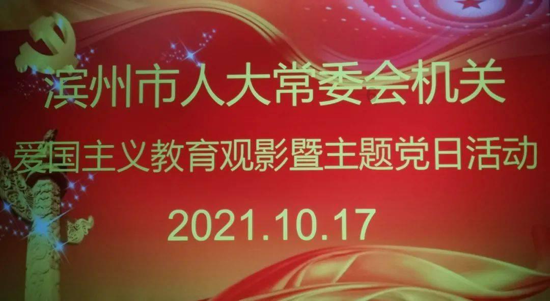 逃离黑白系房屋